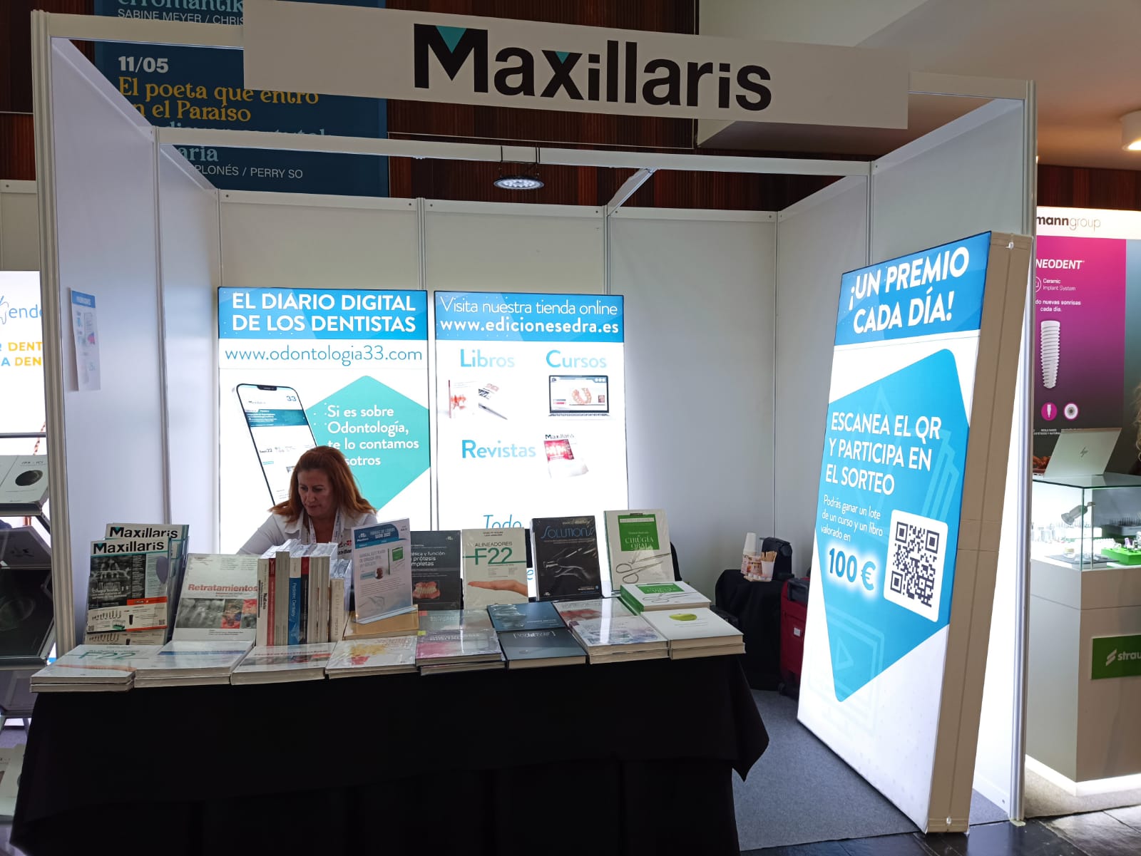 Maxillaris participó activamente en el Congreso SECIB 2022 a través de su stand 21 en el que tuvo lugar la firma del Dr. Matteo Chiapasco y sorteos de libros especializados cada día.